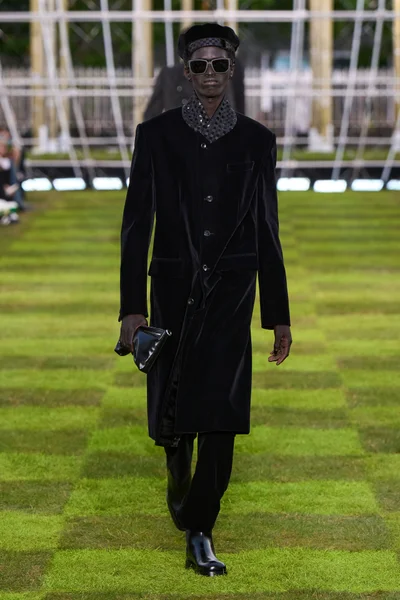 Look 2